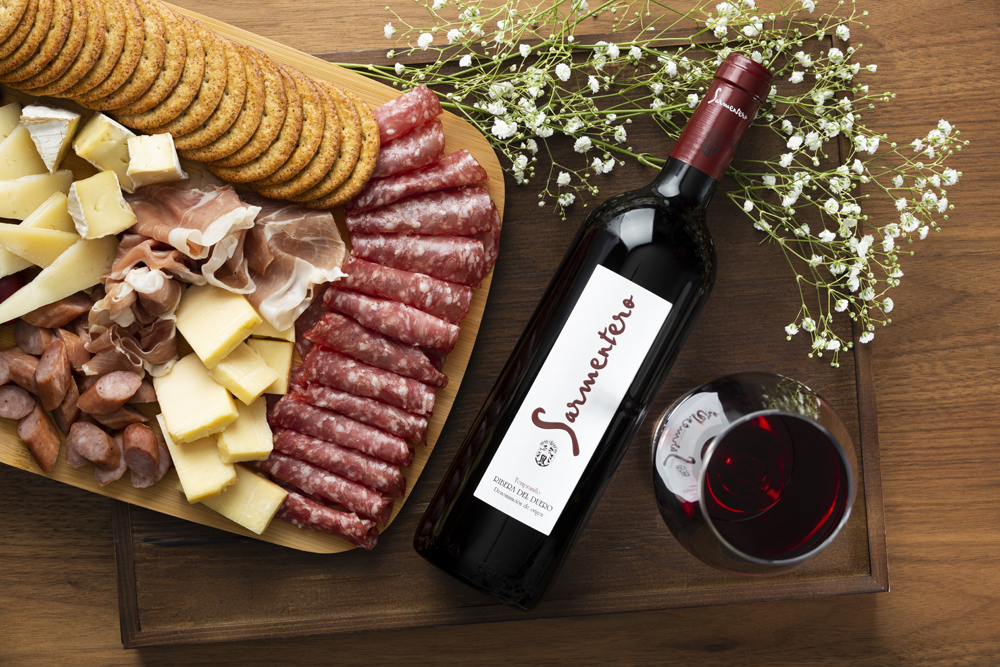 Taste of Spain - Sarmentero Wine with Jamon de Serrano Charcuterie Gift